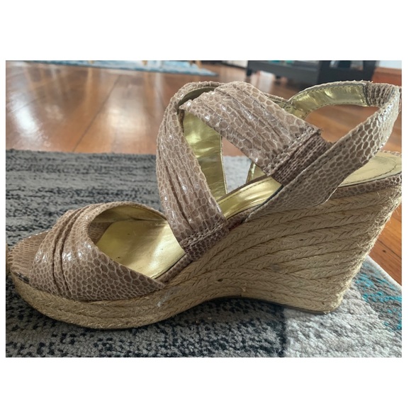 Cute Wedges 👠 - Picture 5 of 7